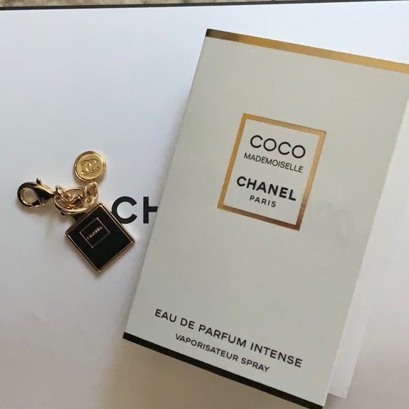 Chanel COCO FOREVER TRAVEL CHARM - Picture 2 of 5
